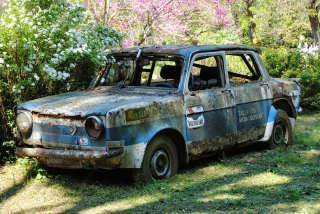 Illustration for article titled Another dose of sadness: Abandoned cars part 2